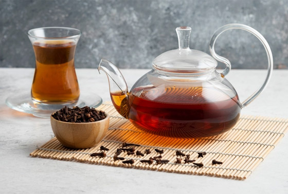  صورة رقم 1 - يسكِن الألم ويعزز صحة المعدة.. 7 فوائد صحية لشاي القرنفل