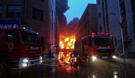  صورة رقم 1 - فيديو: حريق هائل بالصين.. النيران التهمت أجساد 10 أشخاص