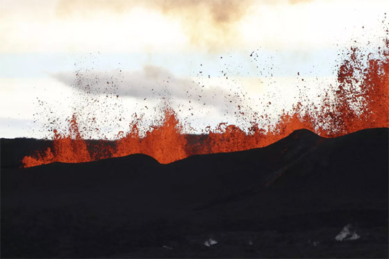  صورة رقم 4 - بالصور: ثوران بركاني يخطف البصر في هاواي