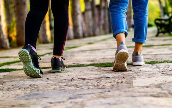 المشي للخلف.. فوائد صحية عظيمة تفوق السير للأمام صورة رقم 2