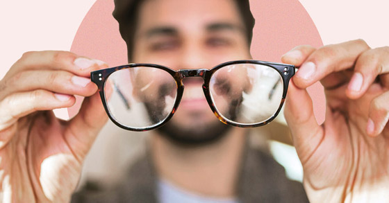 6 أسباب مدمرة للعين تقود إلى ارتداء النظارات.. تجنبها صورة رقم 1