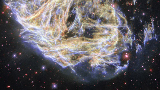  صورة رقم 4 - تلسكوب هابل يلتقط بقايا مذهلة لمستعر أعظم في مجرة مجاورة لنا
