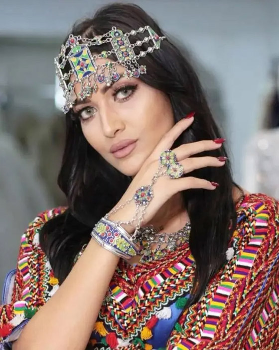  صورة رقم 5 - القبض على ملكة الجمال الجزائرية 