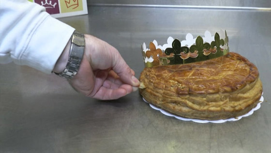  صورة رقم 3 - مخبز بلجيكي يفاجئ زبائنه بقطع ذهبية في الكعك