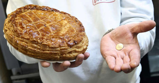  صورة رقم 2 - مخبز بلجيكي يفاجئ زبائنه بقطع ذهبية في الكعك