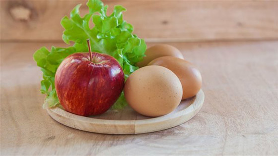  صورة رقم 1 - ما هي فوائد التفاح والبيض لصحة الإنسان؟