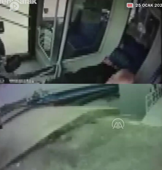 فيديو: لحظات مرعبة لركاب سقطت بهم الحافلة في بحيرة بتركيا صورة رقم 5