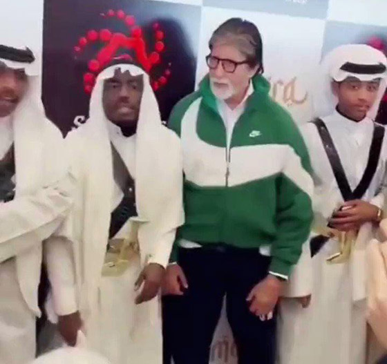  صورة رقم 4 - فيديو: الفنان الهندي أميتاب باتشان يشارك برقصة العرضة السعودية