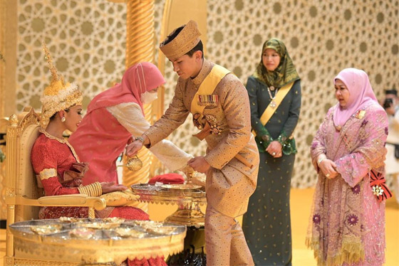فيديو وصور: زفاف ابنة سلطان بروناي تتزوج بحفل فخم استمر 9 أيام صورة رقم 9