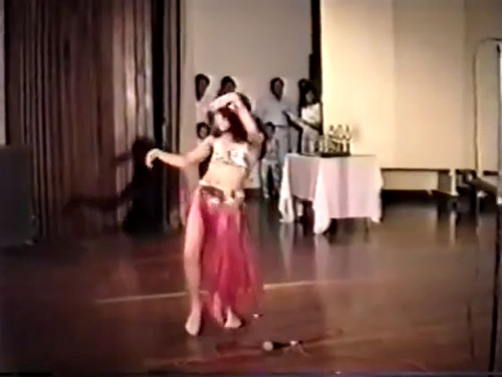  صورة رقم 12 - فيديو نادر: شاكيرا في عمر الـ12 ترقص وتغني 