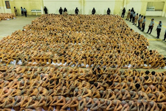  صورة رقم 8 - صور مخيفة لوشوم على أجساد آلاف السجناء في السلفادور