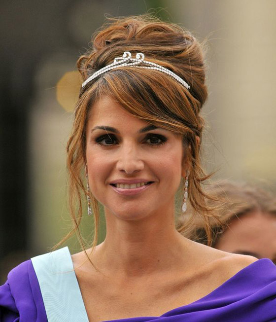  صورة رقم 5 - على صوت إليسا الساحر.. الملكة رانيا تهنئ ابنتها الأميرة إيمان بمناسبة تحديد عقد القران