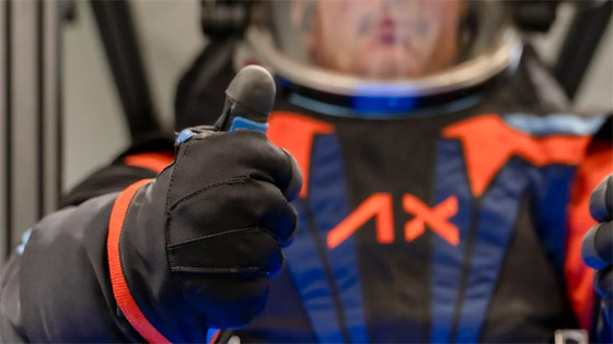 صورة رقم 8 - وداعا لبذلات رائد الفضاء آرمسترونغ.. ناسا تكشف النقاب عن تصميم جديد
