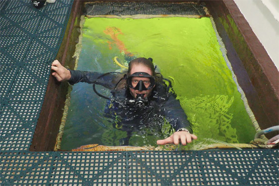  صورة رقم 11 - رجل يخوض تجربة الحياة تحت الماء.. يواصل التحدي حتى اليوم الـ100