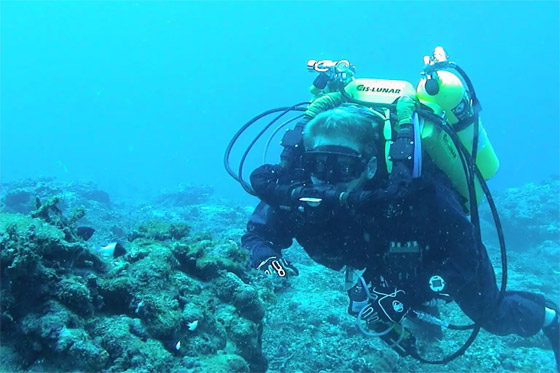  صورة رقم 12 - رجل يخوض تجربة الحياة تحت الماء.. يواصل التحدي حتى اليوم الـ100