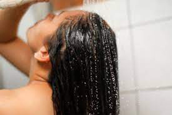  صورة رقم 7 - مكونات في الماء تتلف شعرك.. إليك بعض الحلول لتقليل أضرارها