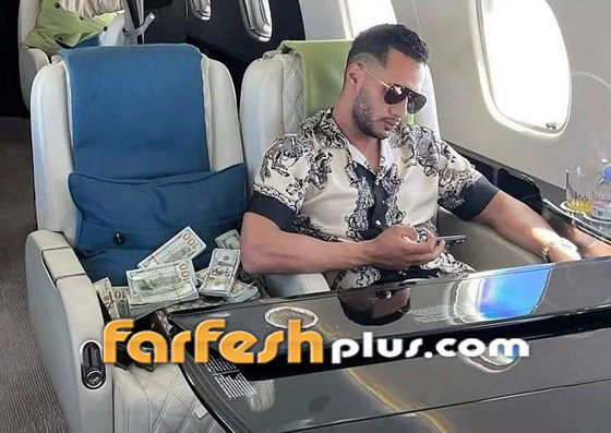  صورة رقم 1 - صور محمد رمضان (جعفر العمدة) يستعرض رزم دولارات داخل الطائرة، والبرلمان المصري يحقق!