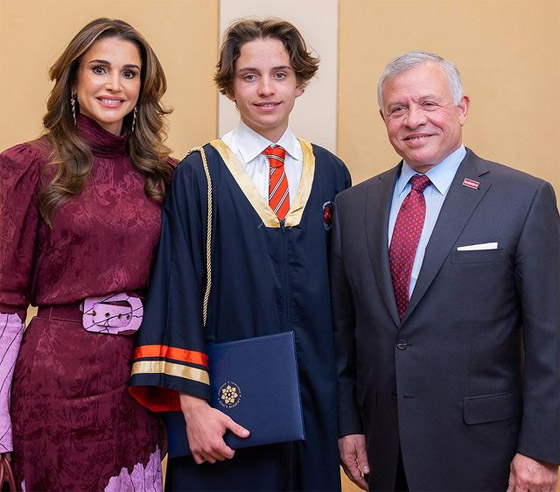  صورة رقم 1 - أفراح العائلة الملكية الأردنية تتوالى مع تخرج الأمير الصغير هاشم.. صور