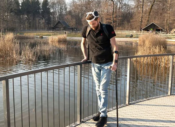  صورة رقم 9 - فيديو لمعجزة تكنولوجية.. رجل مصاب بالشلل يتمكن من المشي مجددا