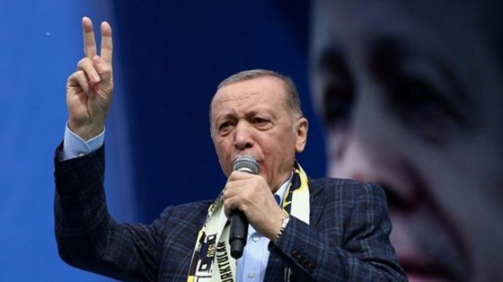 بالفيديو.. أردوغان يغفو خلال لقاء تلفزيوني مباشر صورة رقم 1
