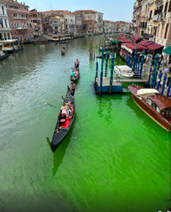  صورة رقم 8 - سائل أخضر غامض يغزو مياه البندقية.. والسلطات تحقق