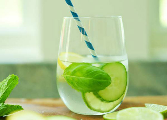 8 مشروبات صحية ومنعشة ابدأ بها يومك فى الربيع والصيف.. أبرزها ماء الليمون صورة رقم 6