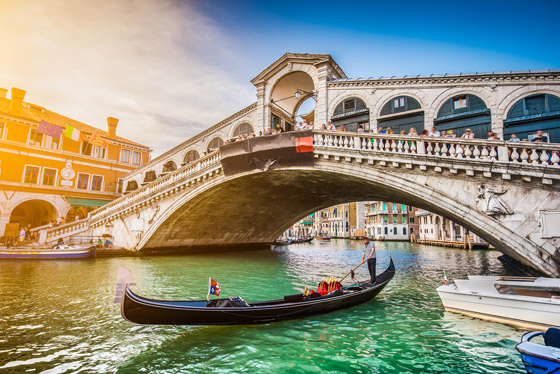  صورة رقم 3 - السياحة في البندقية بإيطاليا غنية بالمعالم والفنون والقنوات المائية.. صور