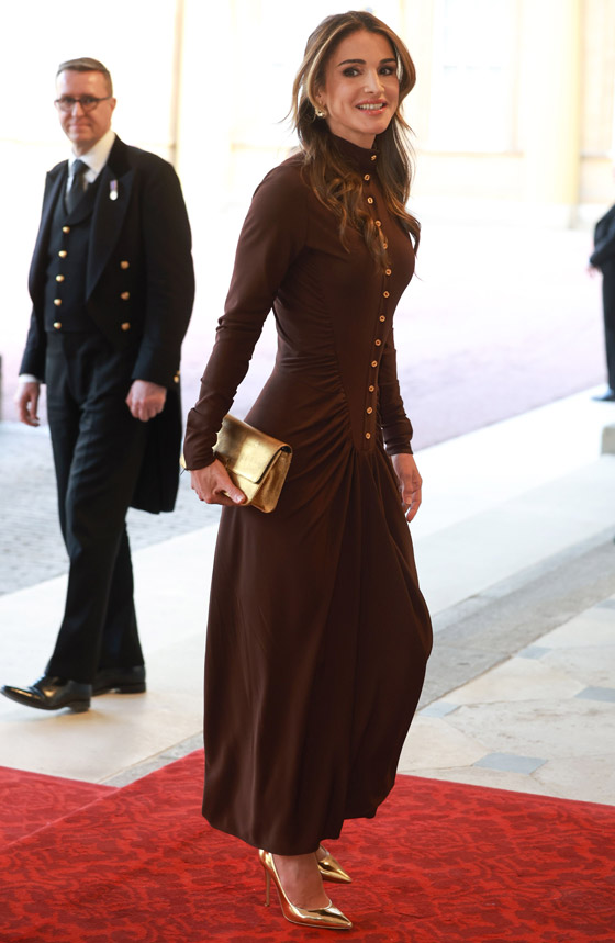  صورة رقم 12 - الملكة رانيا بصور قديمة وحديثة في عيد ميلادها الـ53