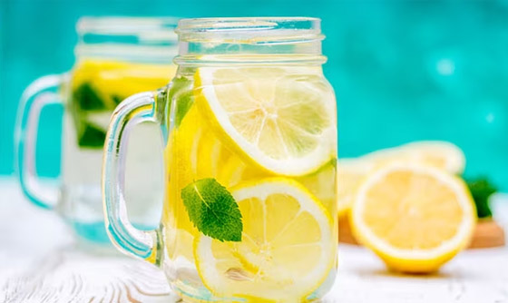  صورة رقم 3 - 11 سببا مدهشا لبدء يومك بشرب الماء والليمون.. تعرف إليها