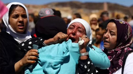  صورة رقم 3 - المغرب يسابق الزمن لإنقاذ المحاصرين تحت أنقاض الزلزال ويقبل المساعدة من 4 دول