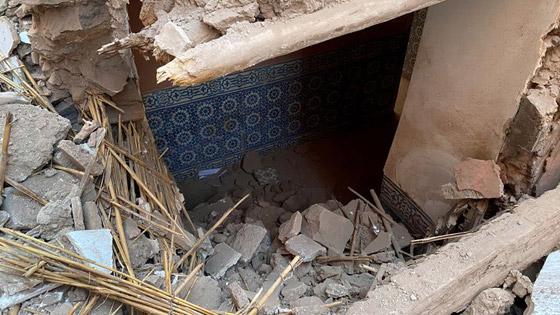  صورة رقم 4 - المغرب يسابق الزمن لإنقاذ المحاصرين تحت أنقاض الزلزال ويقبل المساعدة من 4 دول