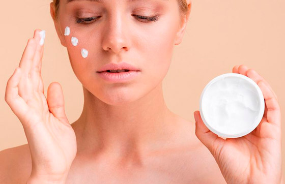  صورة رقم 2 - إليك كيفية إزالة الزيت من الوجه بسهولة لبشرة دهنية نظيفة وصحية