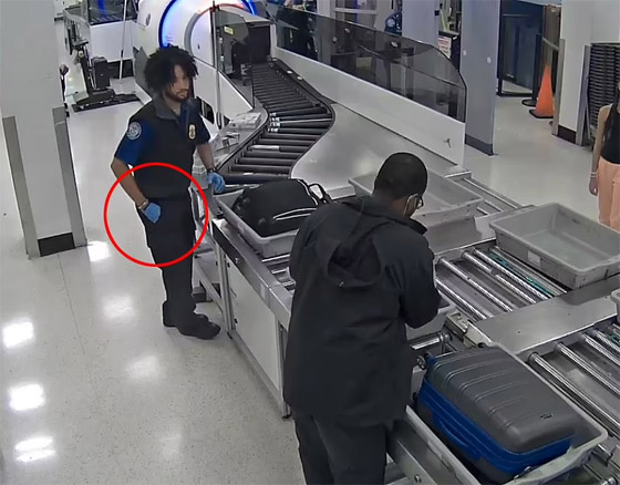  صورة رقم 11 - فيديو: موظفو جمارك في مطار أمريكي يسرقون أمتعة الركاب!