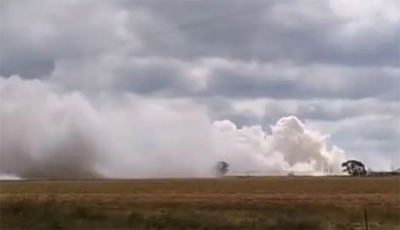  صورة رقم 2 - بالفيديو.. انفجار قطار يحمل مواد سامة في ولاية أمريكية