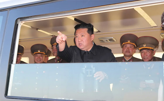  صورة رقم 10 - قطار مصفح وجزيرة خاصة.. هوايات الزعيم الكوري كيم الباهظة والغريبة!