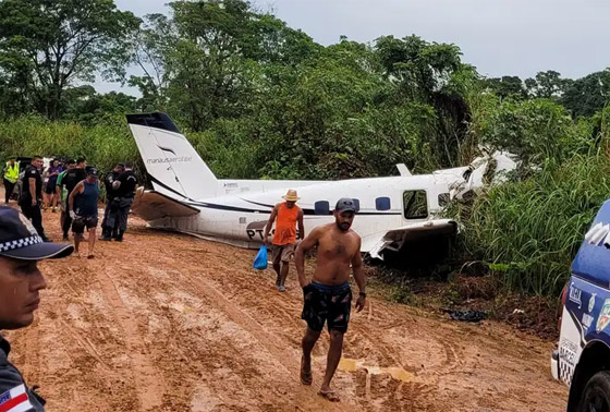  صورة رقم 6 - فيديو: مقتل 14 في تحطم طائرة بولاية الأمازون في البرازيل