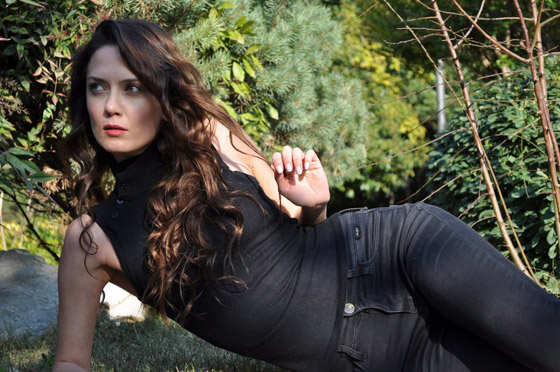  صورة رقم 3 - انتحار الممثلة التركية ميرفي كيالب بطلقة في الرأس من مسدس والدها