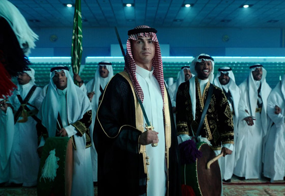  صورة رقم 2 - بالزي التقليدي والسيف.. رونالدو يحتفل باليوم الوطني السعودي