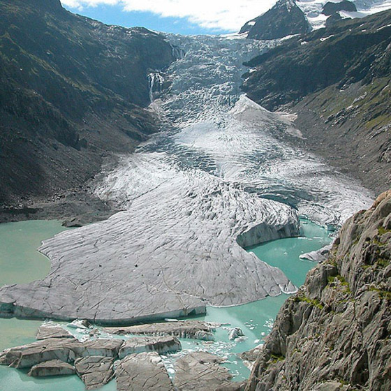  صورة رقم 7 - بالصور: مناظر طبيعية جديدة مع اختفاء أنهار جبال الألب الجليدية