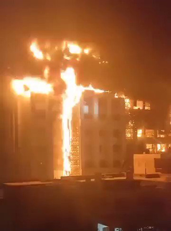  صورة رقم 8 - حريق ضخم يلتهم مديرية أمن الإسماعيلية بمصر.. انهيار المبنى وعشرات الإصابات