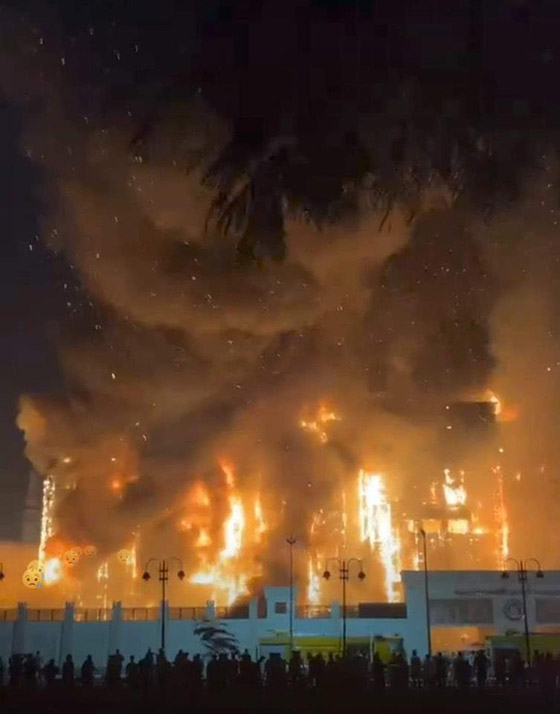  صورة رقم 13 - حريق ضخم يلتهم مديرية أمن الإسماعيلية بمصر.. انهيار المبنى وعشرات الإصابات