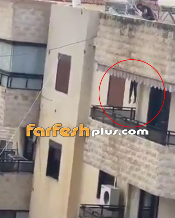  صورة رقم 1 - فيديو يقطع الأنفاس.. طفل يسقط من الطابق الثالث وينجو!