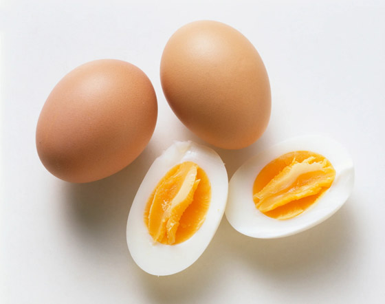 من بينها البيض بقشره...5 أطعمة لا يجب تجميدها في الثلاجة صورة رقم 2