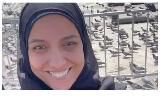 صور مي كساب بالحجاب أثناء تأدية مناسك العمرة صورة رقم 1
