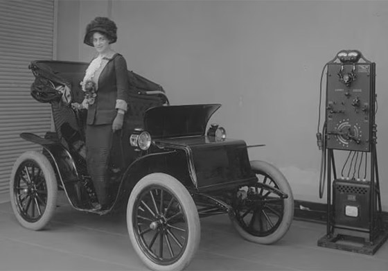قصة سيارة كهربائية سبقت ظهور (تسلا) بـ112 عاما.. صور صورة رقم 4