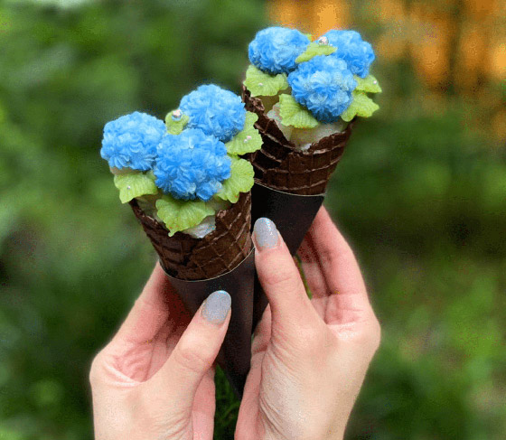 متجر ياباني يقدم لعملائه آيس كريم من الزهور الصالحة للأكل.. فيديو وصور صورة رقم 4