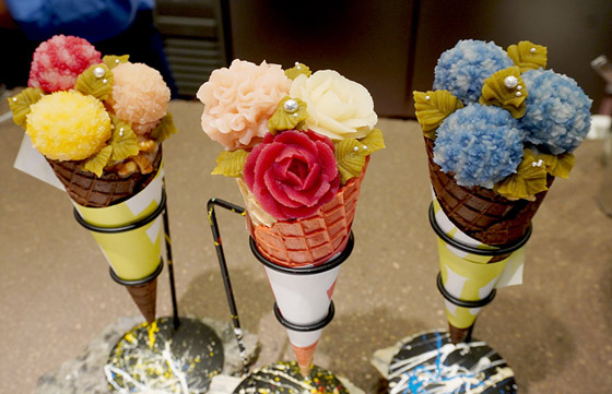 متجر ياباني يقدم لعملائه آيس كريم من الزهور الصالحة للأكل.. فيديو وصور صورة رقم 13