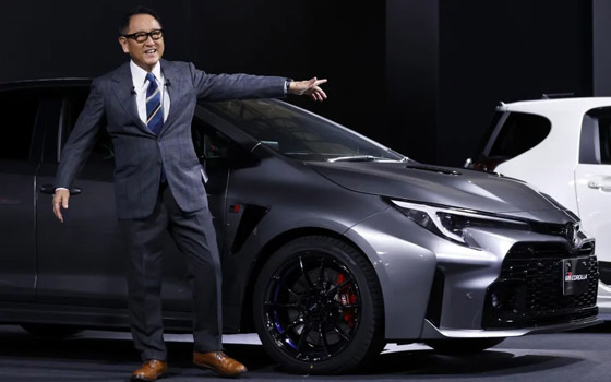 رئيس تويوتا: السيارات الكهربائية لن تهيمن على السوق العالمية أبدا صورة رقم 2