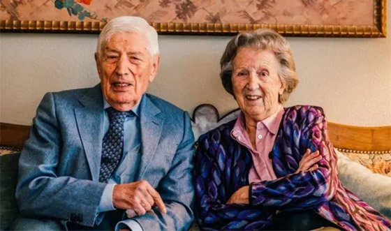  صورة رقم 1 - اختارا الموت يدا بيد.. وفاة رئيس الوزراء الهولندي الأسبق مع زوجته بـ(القتل الرحيم) بعد أن عاشا معا 70 عاما