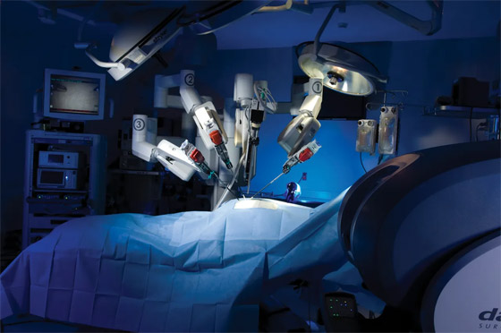 لأول مرة.. جراحون يجرون عملية في الفضاء من الأرض عبر روبوت صورة رقم 10